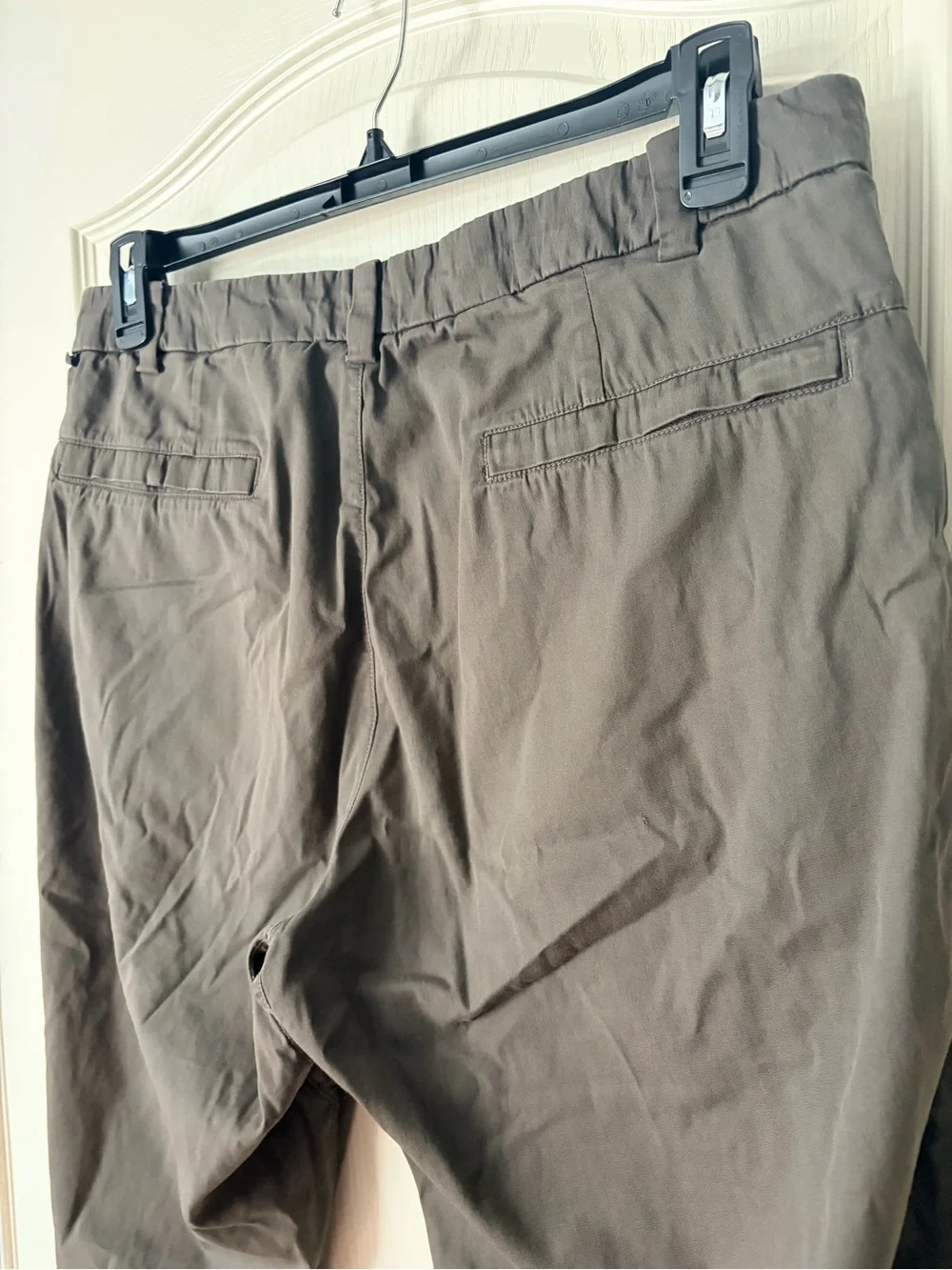 Lululemon men’s ABC Classic Fit Trouser Warpstreme, Olive Brown Size 34